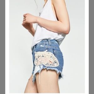 Zara Distressed Crochet Denim Shorts Size 4